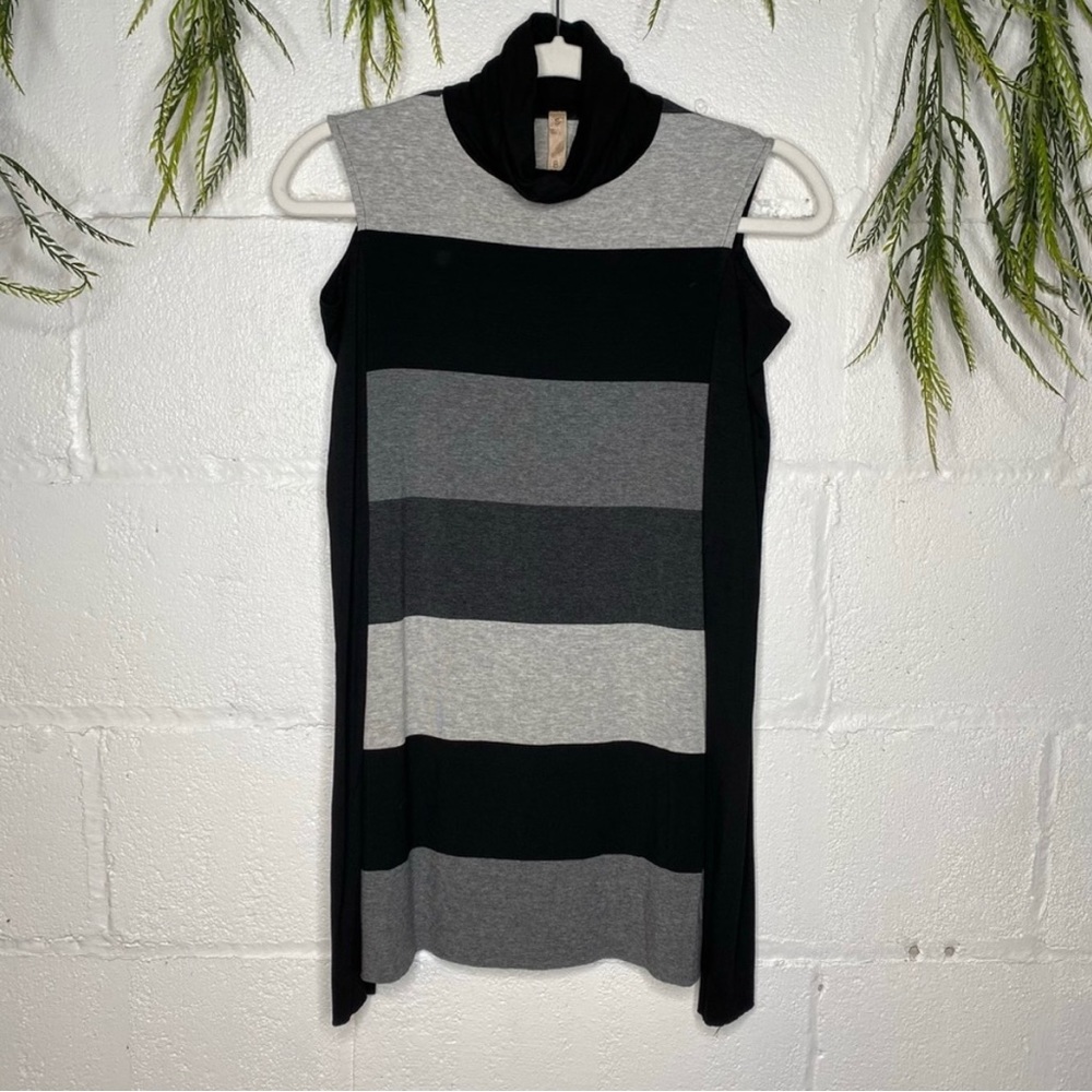 🔴Bailey 44 Cold Shoulder Black Grey